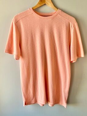 Jamaica Jaxx Men's Classic Textured Crewneck T-Shirt in Peach Size M -Resortwear